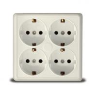 Розетка 4ОП квадр. с/з сосна Олимп 