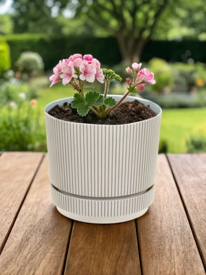 Горшок д/цветов СТРИП 1,3л с подставкой (кремовый) М 3246